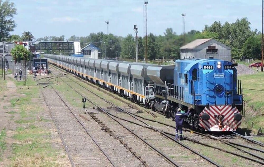 “Crecimos menos que otros países por el abandono de los ferrocarriles”