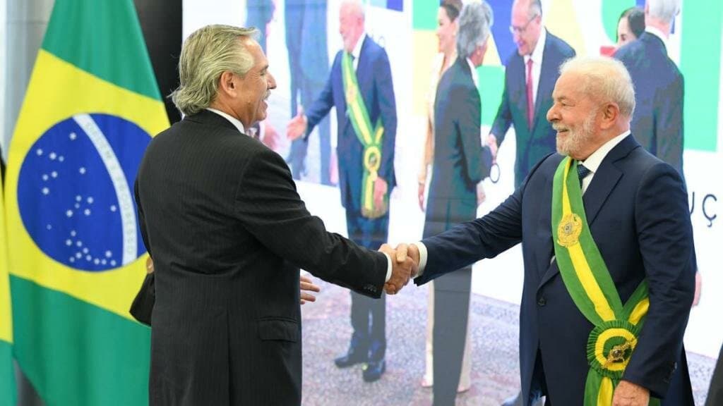 ¿Economía o política?: los motivos que impulsan una moneda común con Brasil