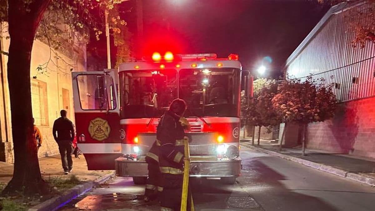 Los Bomberos sofocaron un incendio en una vivienda del barrio Acevedo