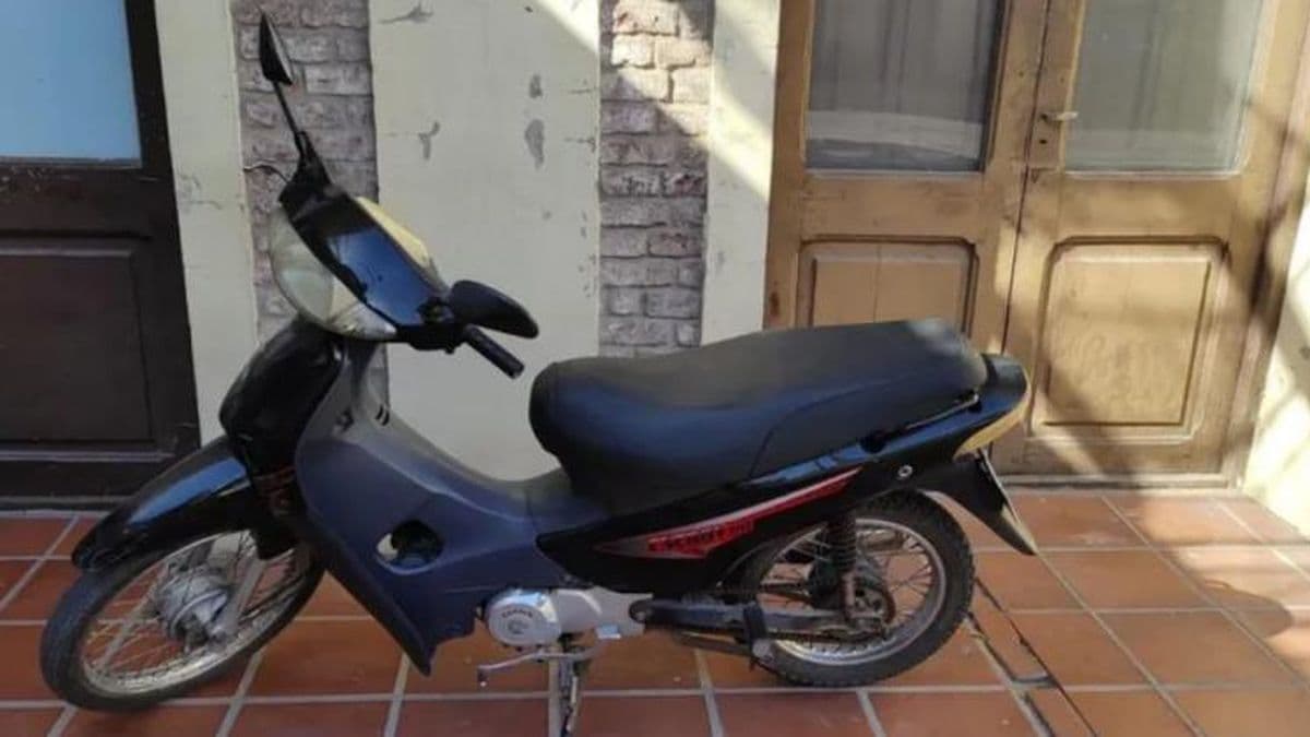 Encontraron una moto en el barrio Acevedo que había sido robada