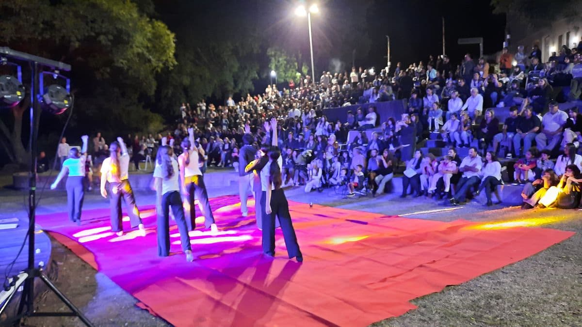 San Pedro homenajeó a las víctimas del COVID-19 con un emotivo acto en el Vía Crucis