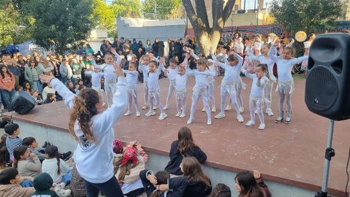 Rojas: Multitudinario festejo por el Día Internacional de la Danza