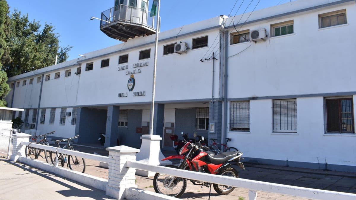 San Nicolás: Allanan una celda en la UP3 por una estafa con la venta de lotes a través de redes sociales