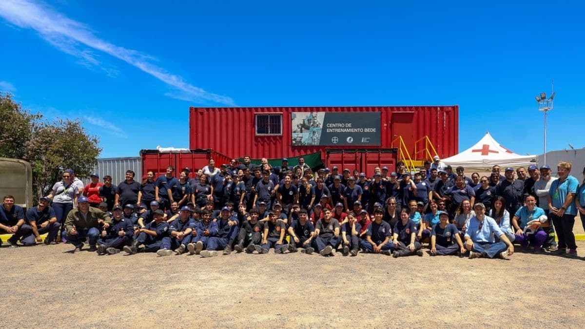 Bayer Zárate capacitó a futuros bomberos en el 17° Encuentro de Cadetes de la Zona Norte