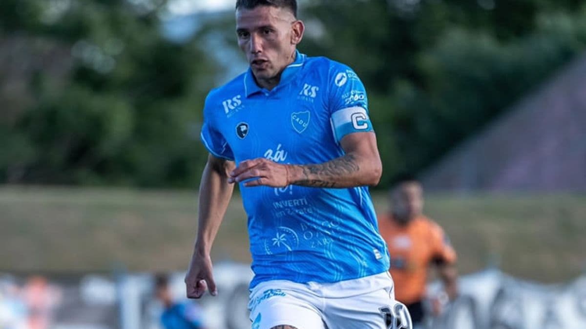 Fútbol: Defensores Unidos de Zárate rescató un empate ante Arsenal