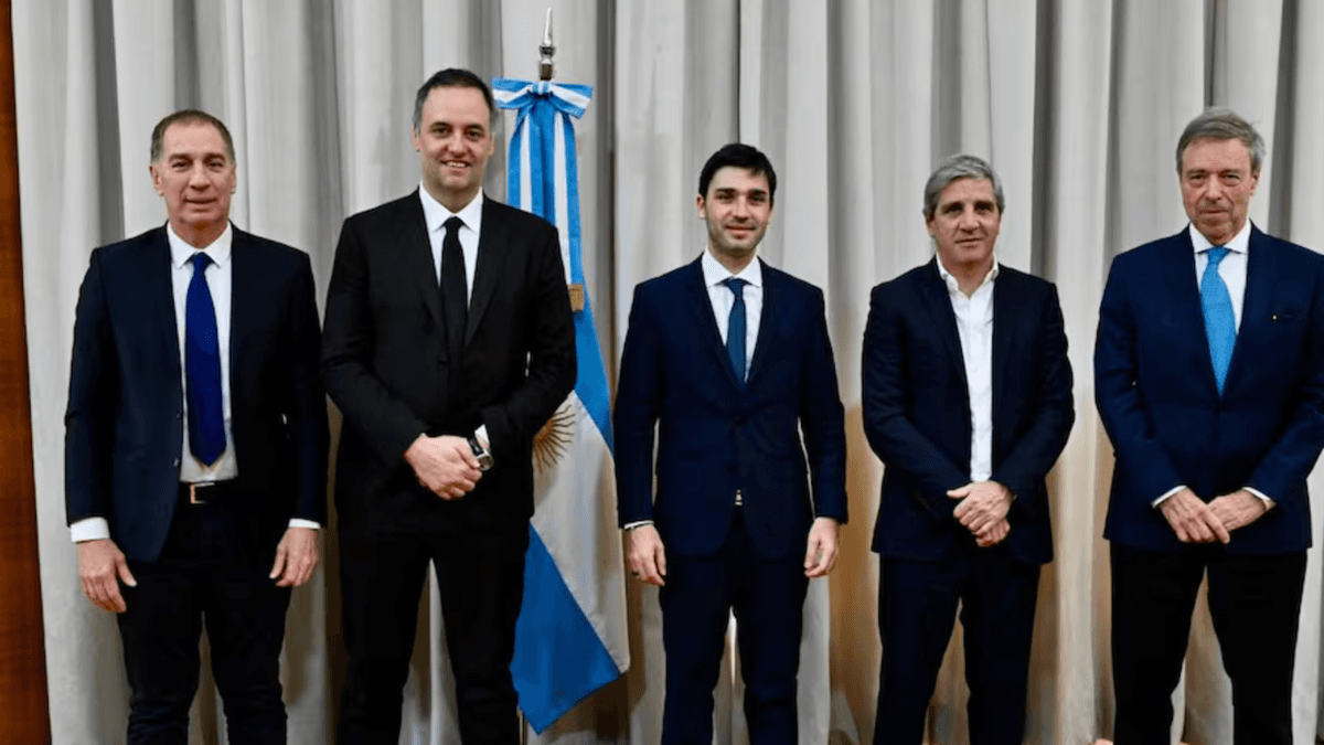 El Gobierno elimina retenciones al petróleo y Chubut celebra un acuerdo "histórico" para la industria