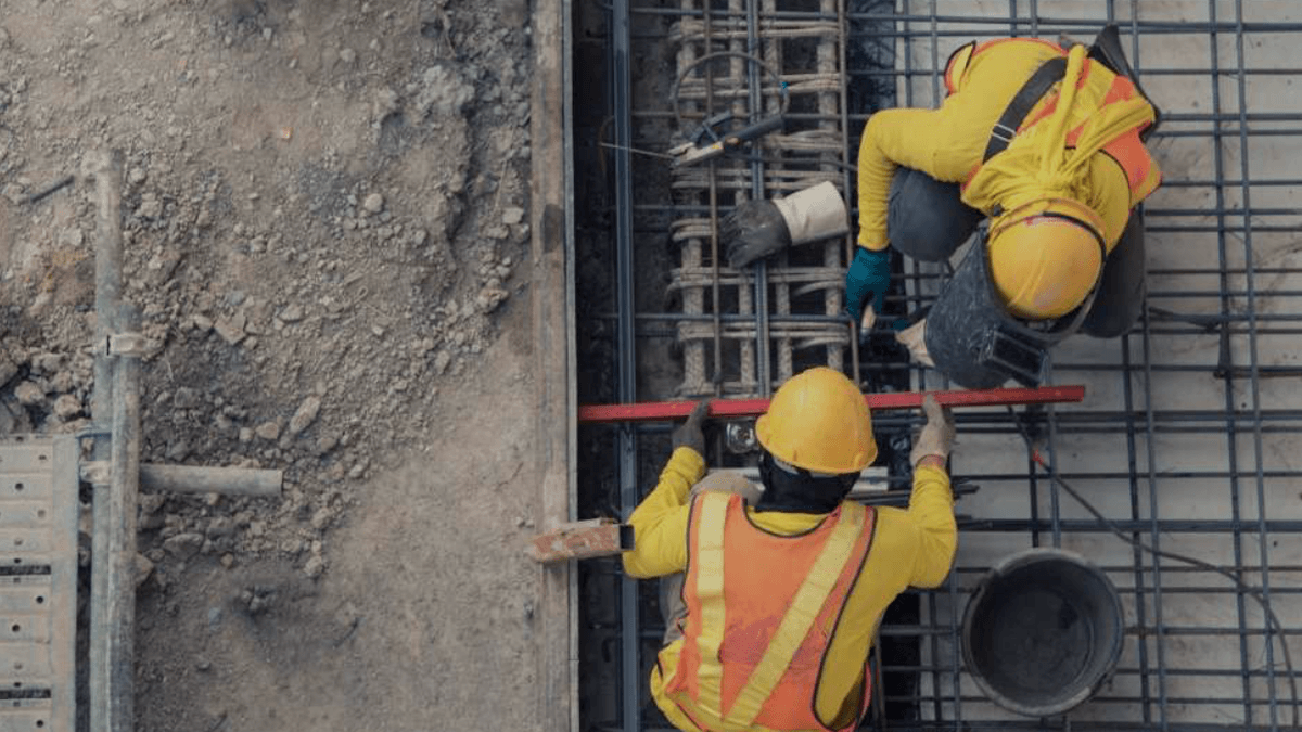 La construcción y la industria volvieron a crecer en abril: recuperación que busca consolidarse