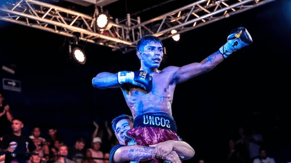 Ramallo: Juan Cruz "El Diablo" Uncos es el nuevo campeón Fedelatin supergallo