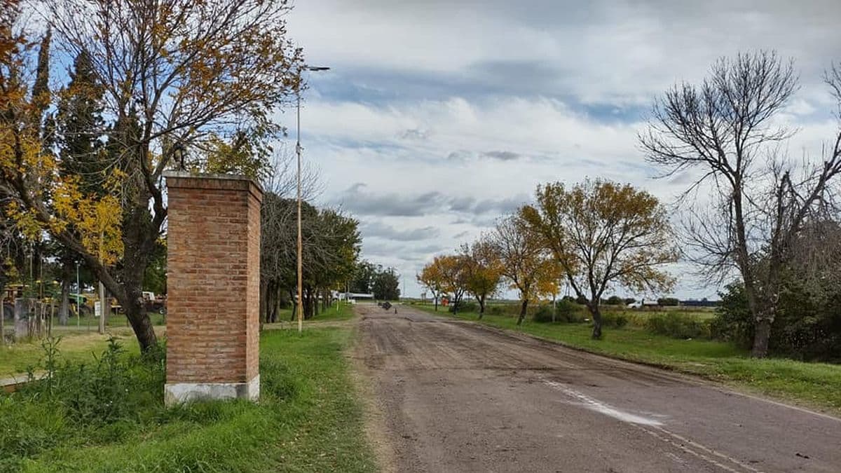 Deterioro en el acceso de Villa Ramallo: reclamos por baches, riesgos viales y falta de mantenimiento