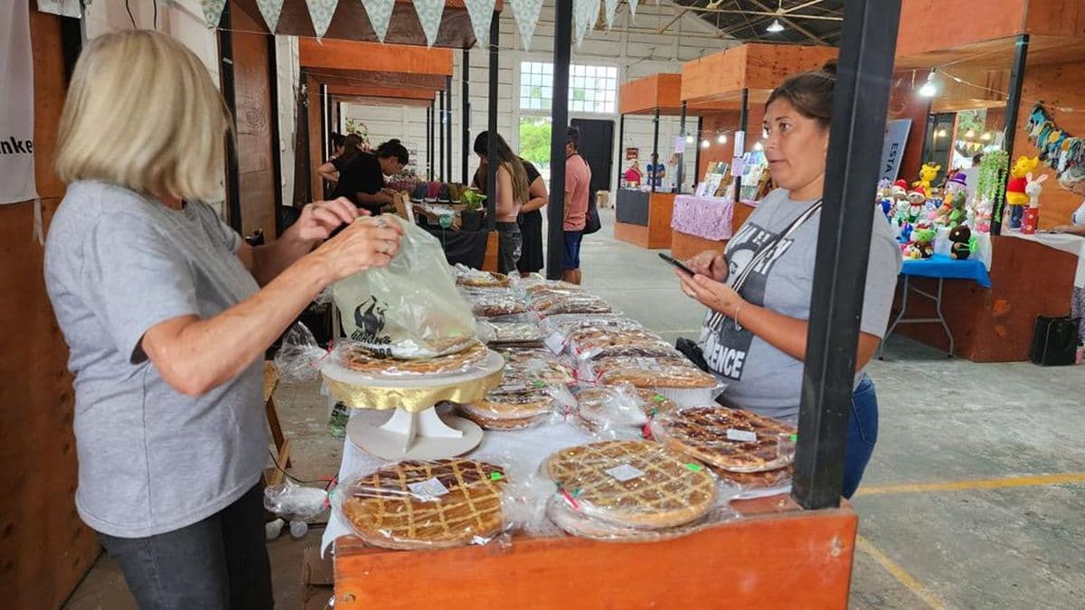 Mercado Raíz volvió a Baradero y convocó a vecinos con arte, gastronomía y economía circular
