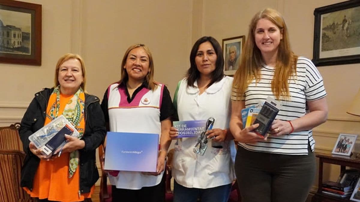 Fundación Mirgor entregó kits de mecatrónica a escuelas públicas de Zárate