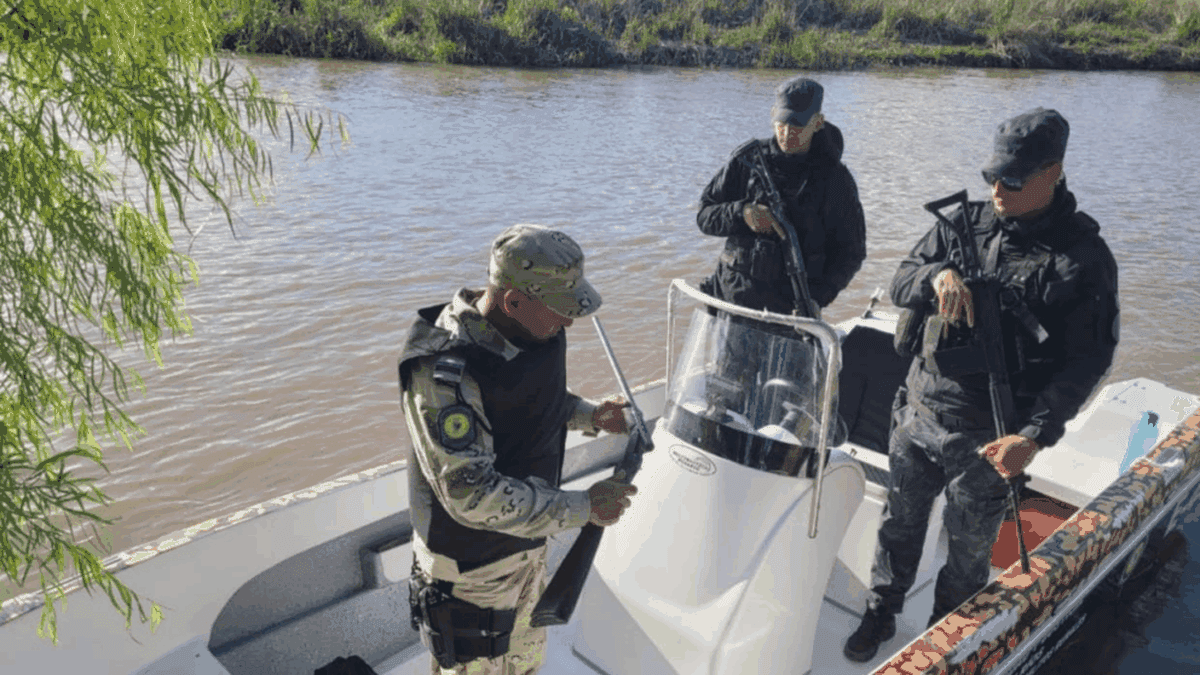 San Nicolás: Operativo náutico en islas: secuestran nueve armas y controlan 69 embarcaciones
