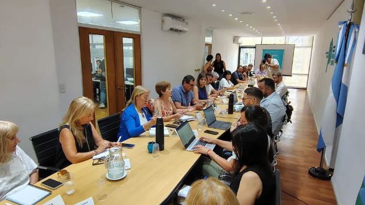La Provincia ofertó un 9% en tres cuotas y los docentes están a un paso del acuerdo