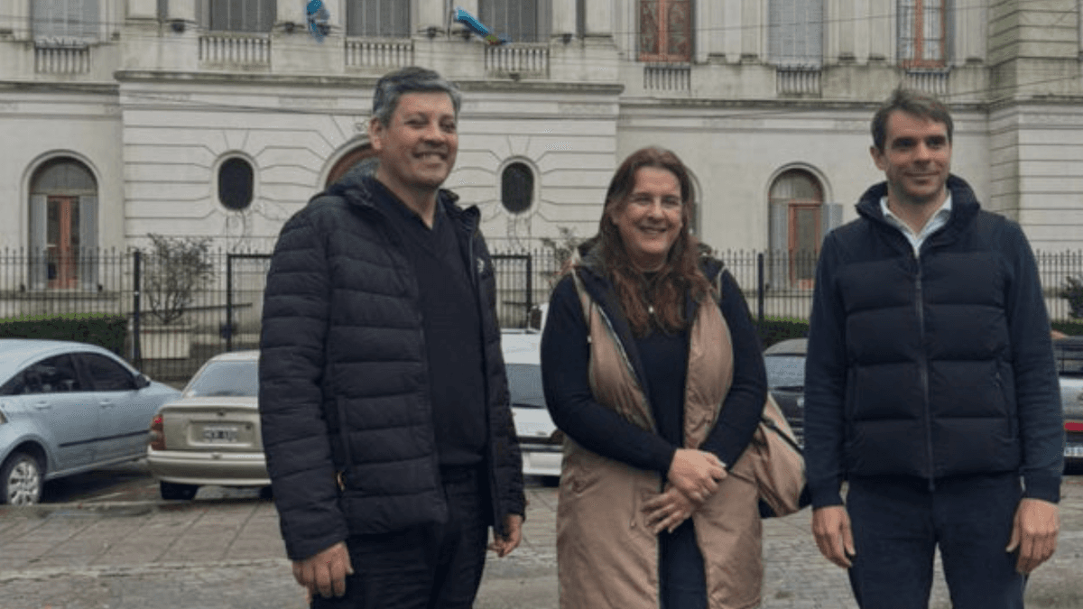 Passaglia: "Con el presupuesto actual, Zárate podría hacer 484 cuadras de pavimento por año"