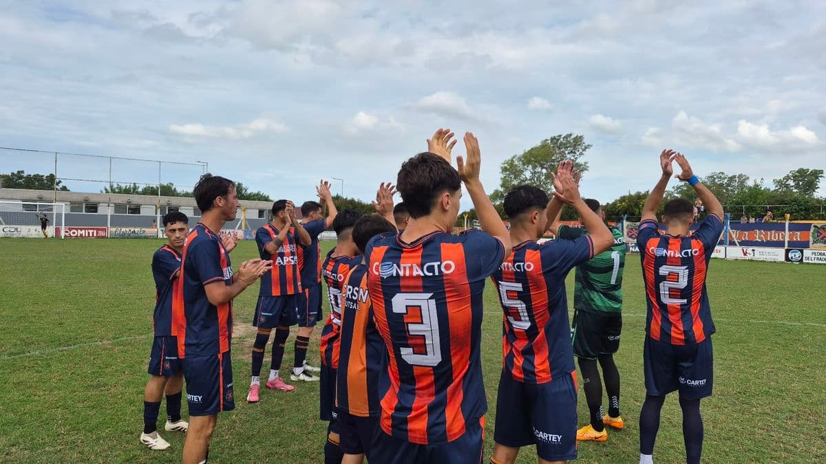 Club Regatas de San Nicolás recibe a Unidos de Olmos por los cuartos del Torneo Regional Federal Amateur