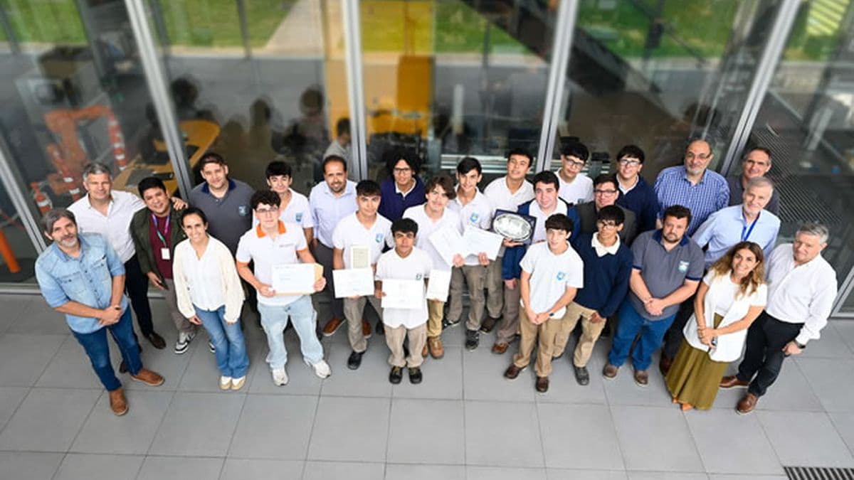 Tenaris distinguió a estudiantes de Zárate y Campana ganadores del steelChallenge-20