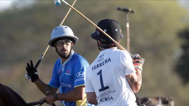 Benjamiacuten Urquiza el polista pergaminense que debutoacute en el Abierto de P