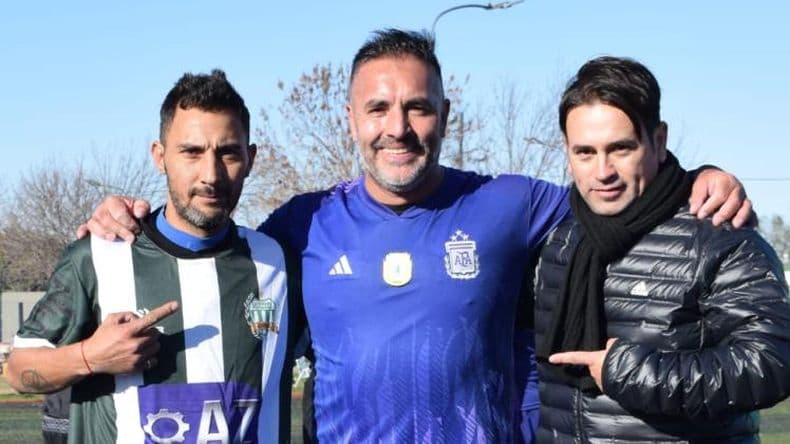 Laferrere de Pergamino enfrentoacute a la seleccioacuten argentina senior M45