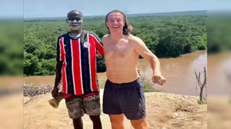 La camiseta de Racing de Pergamino llegoacute a donde comenzoacute la civilizaci