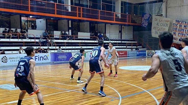 Pergamino Baacutesquet jugoacute su primer amistoso- perdioacute en el final fre