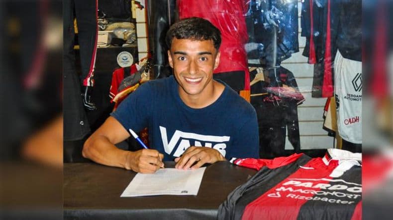 Eliaacuten Tus otro refuerzo para el Douglas de Adriaacuten Aranda