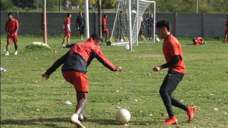 Douglas Haig prepara el partido del domingo ante Boca Unidos