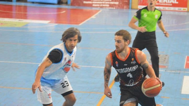 Soacutelido trabajo en equipo y victoria con autoridad para Pergamino Baacutesqu