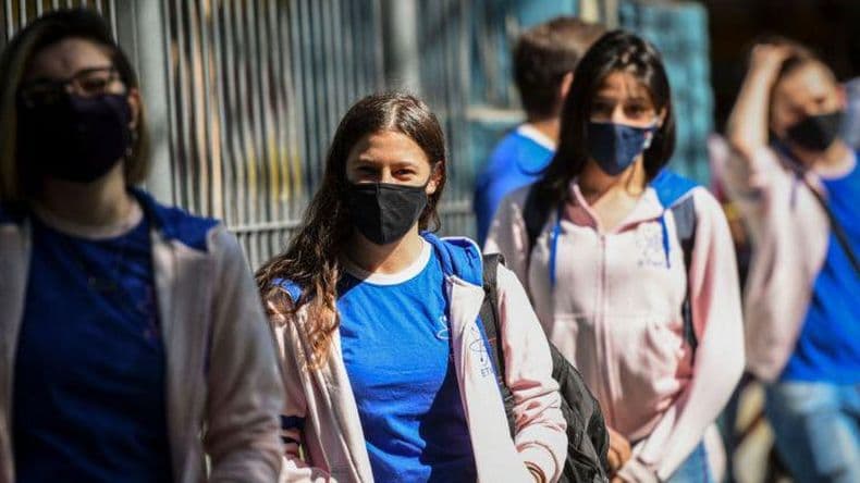 Adultos jóvenes: los más afectados por la segunda ola de Covid-19