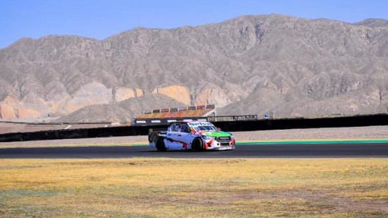 Mauricio Selva se despistoacute en el TC Pick Up y sufrioacute una lesioacuten e