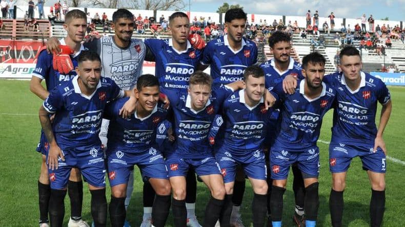 Douglas vencioacute a Juventud Antoniana y volvioacute a sonreiacuter