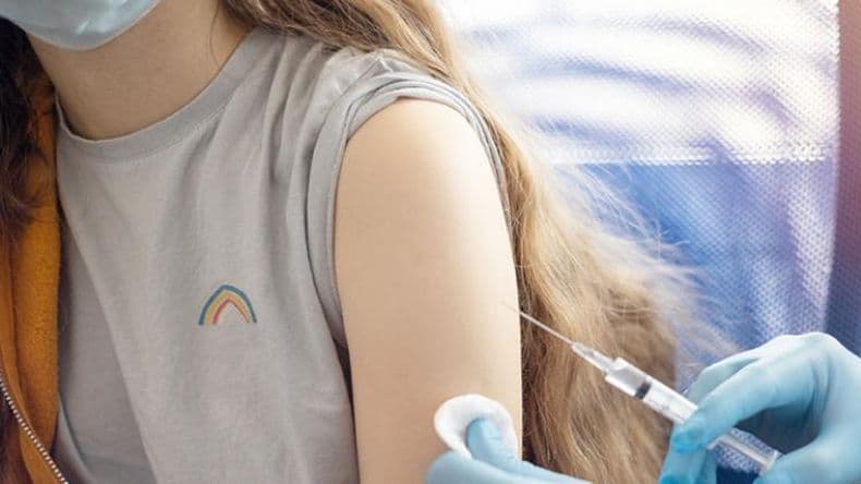 Recibir los refuerzos de la vacuna contra el Covid, una tarea ciudadana