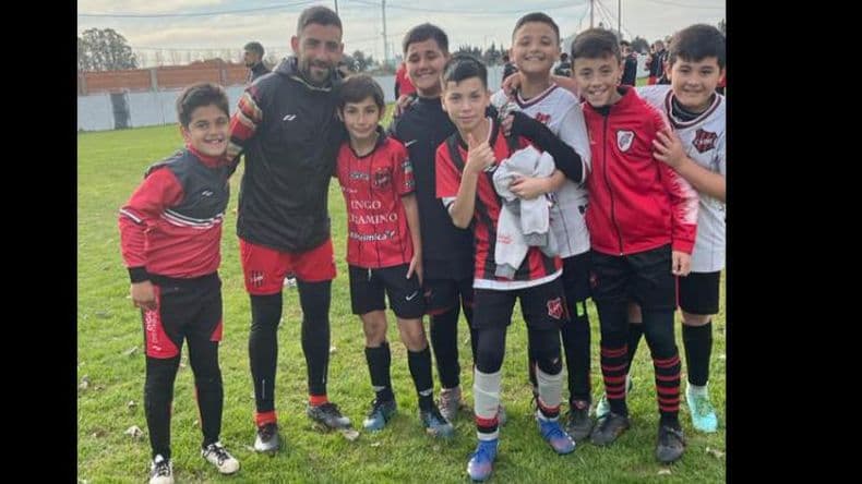 Douglas repetiraacute los once para visitar a Defensores de Villa Ramallo en San