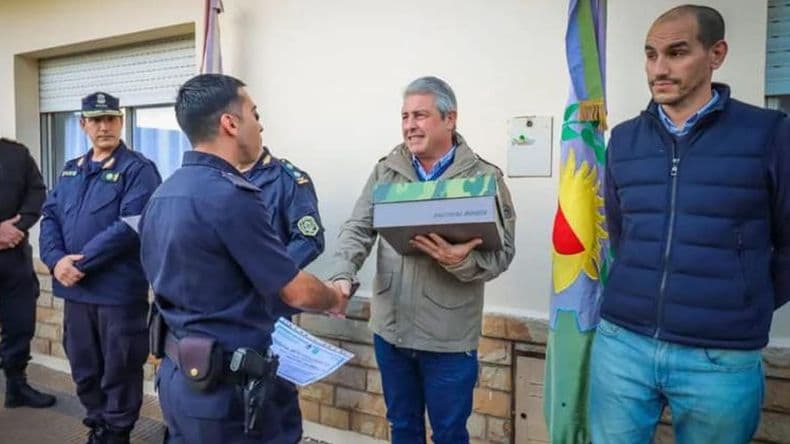 Reconocen a policiacuteas por su participacioacuten en hechos de relevancia