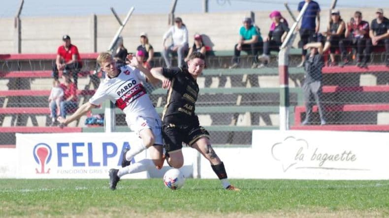 Douglas perdioacute ante Las Parejas y cayoacute al octavo puesto de la tabla