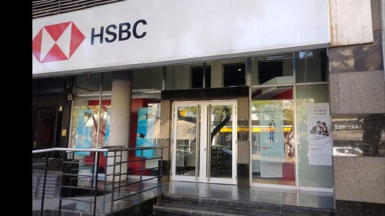 Fueron a robar un Banco y se les quemaron los papeles