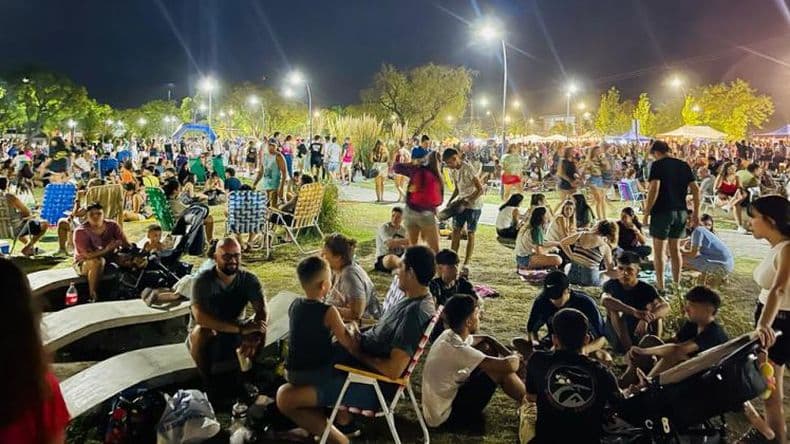 Numerosos ciudadanos disfrutaron la Noche en el Belgrano