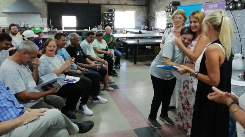 Diacutea histoacuterico- entregaron la jubilacioacuten a nueve operarios del Tal
