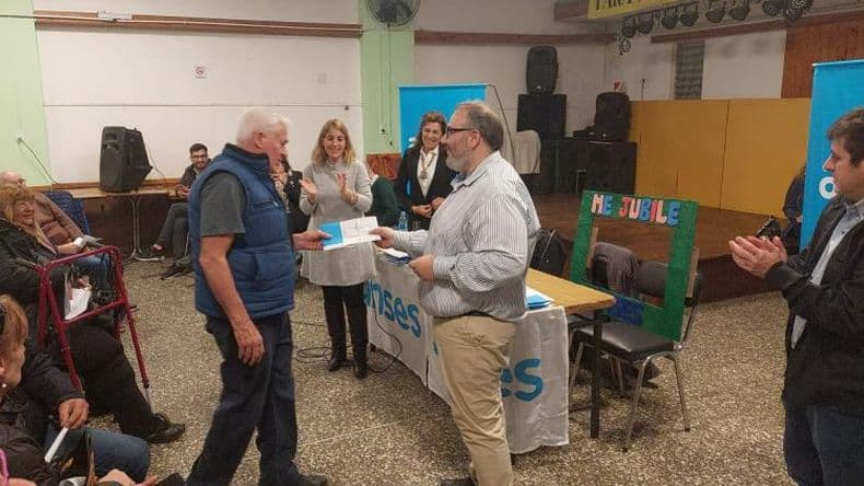 Nueva moratoria previsional- entregaron las primeras 150 jubilaciones