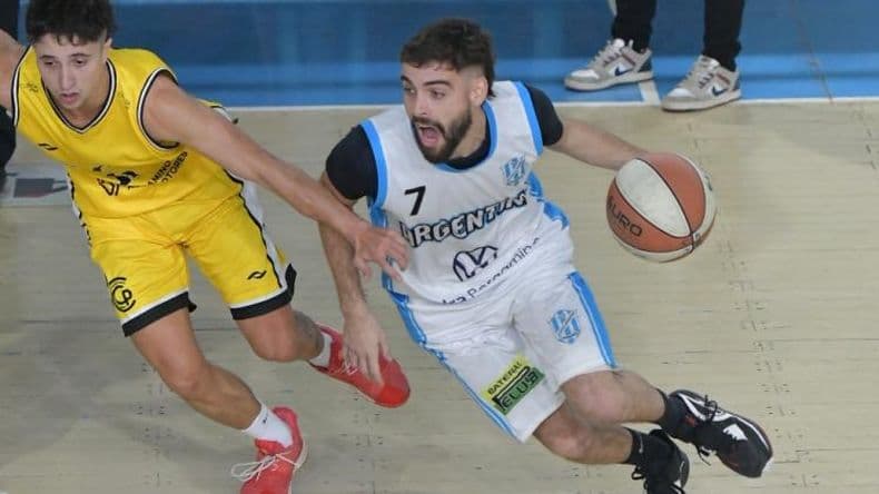 Argentino se coronoacute campeoacuten del Suacuteper 4 de basquetbol
