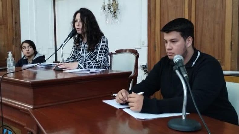 Con la presencia de Javier Martiacutenez se desarrolloacute la primera sesioacut
