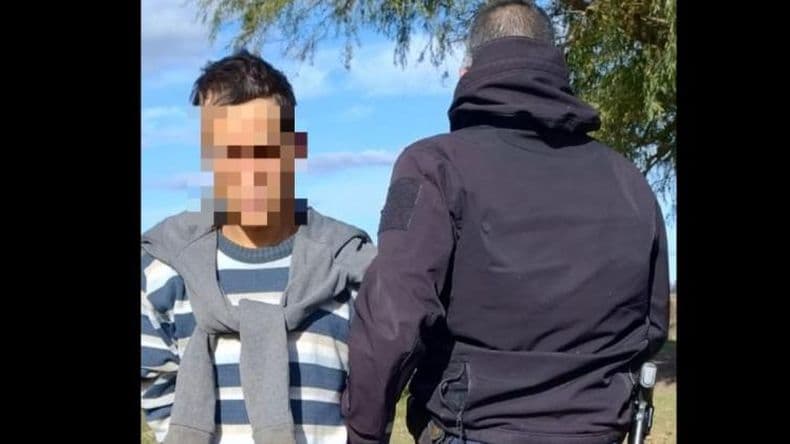 Dos menores y un mayor fueron aprehendidos intentando robar en un galpoacuten