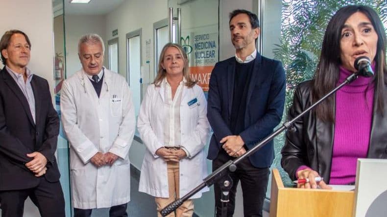 Cliacutenica La Pequentildea familia incorporoacute equipo para diagnoacutestico