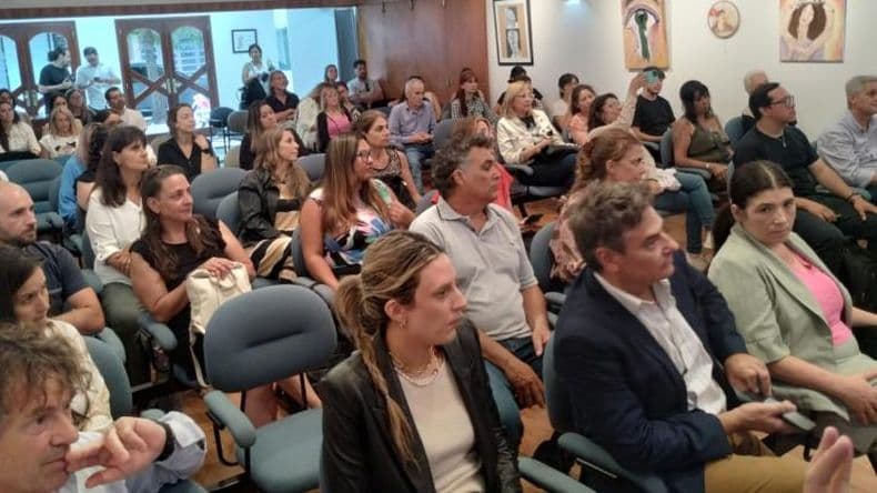 Con el objetivo de sancionar la violencia digital presentaron la Ley Beleacuten 
