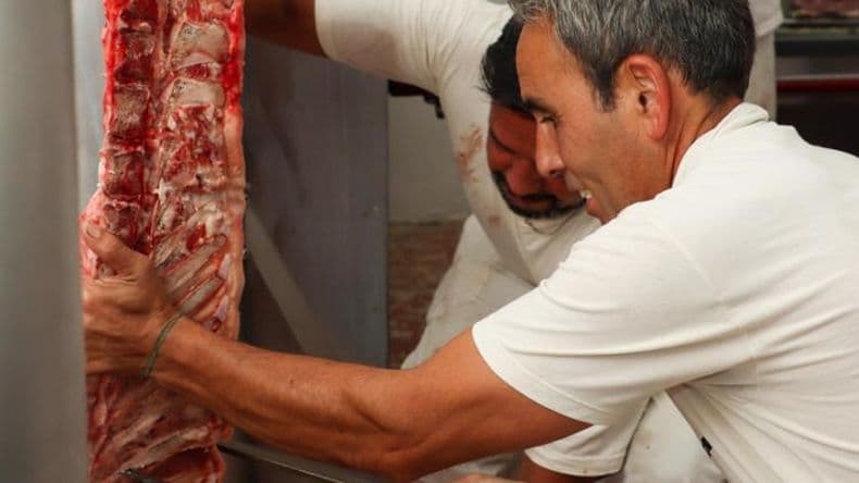 Carniceros de la ciudad certificaron sus saberes