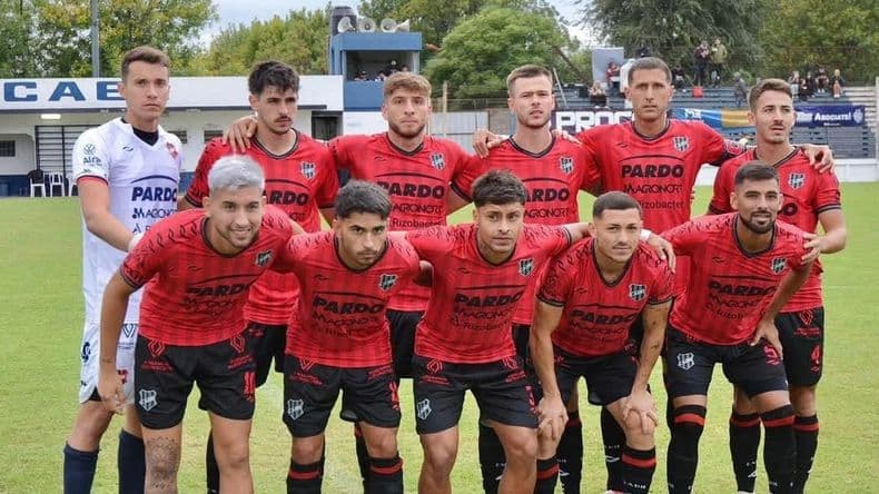 Douglas Haig recibe a Defensores de Villa Ramallo por su primer triunfo de local
