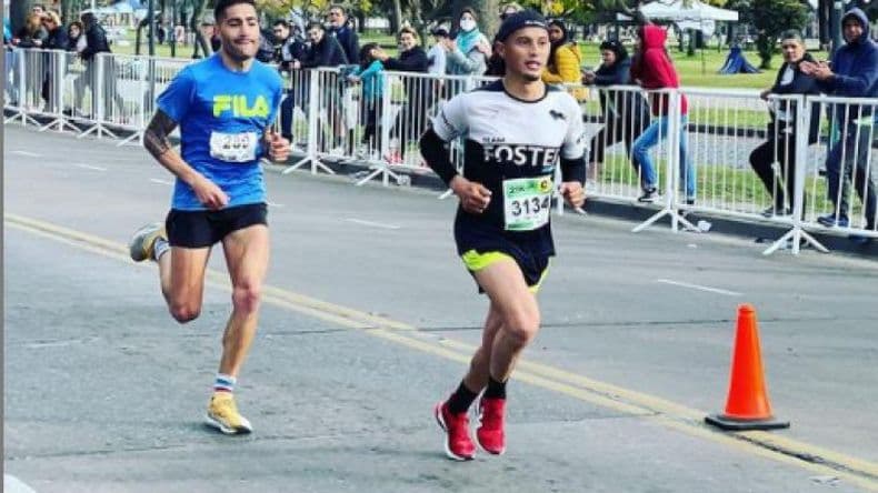 Marcos Misiewicz finalizoacute 17ordm en el 20ordm Medio Maratoacuten de Rosario