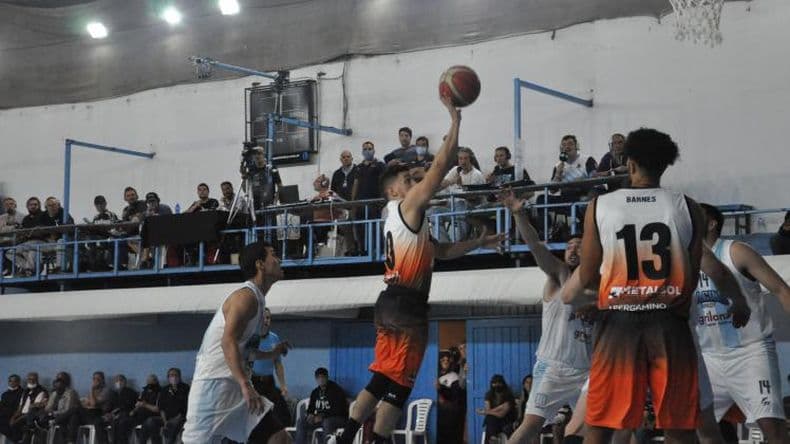 Primer triunfo de Pergamino Baacutesquet en la Liga Argentina- vencioacute a Rac