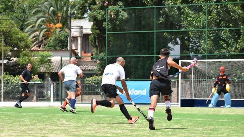 El hockey masculino de Viajantes toma fuerza con el foco en el torneo oficial