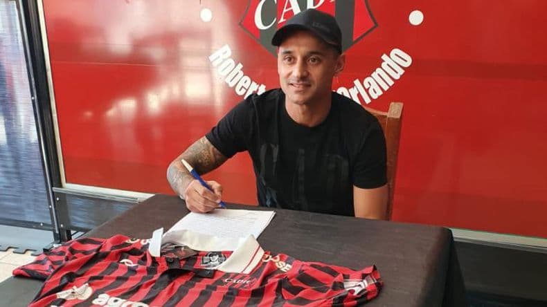 Ceacutesar Picante Pereyra firmoacute y es nuevo refuerzo de Douglas Haig