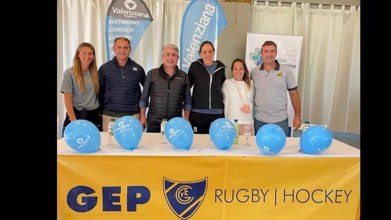 En una inolvidable jornada Gimnasia inauguroacute su cancha de hockey de ceacute